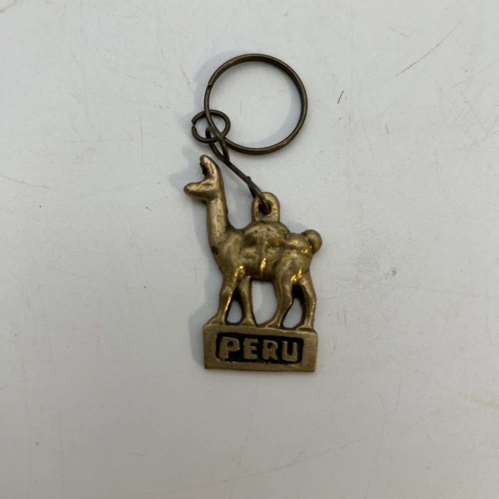 1.75" BRASS LLAMA MEDALLION PERU SOUTH AMERICA SOUVENIR VINTAGE MINIATURE ANIMAL